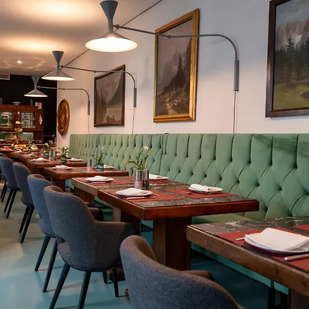 Steinach Townhouse 4*